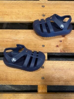 SANDALIA  CROCS CLASSIC  FISHERMAN AZUL MARINOA